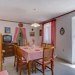Alice Casa *